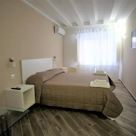 I Guantai Affittacamere Casa de hóspedes Nápoles